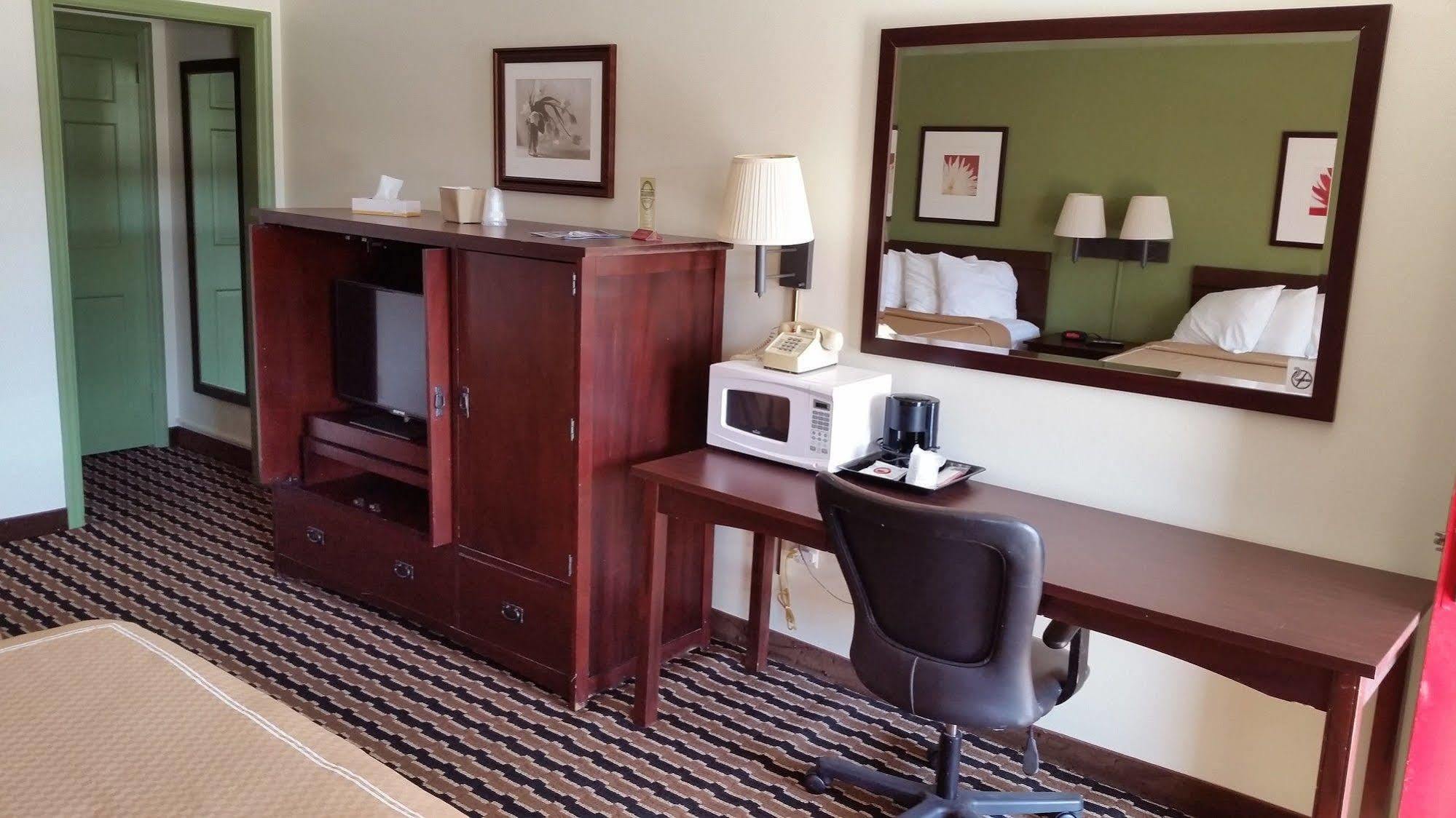 Hanover Hotel&Banquet Center Extérieur photo