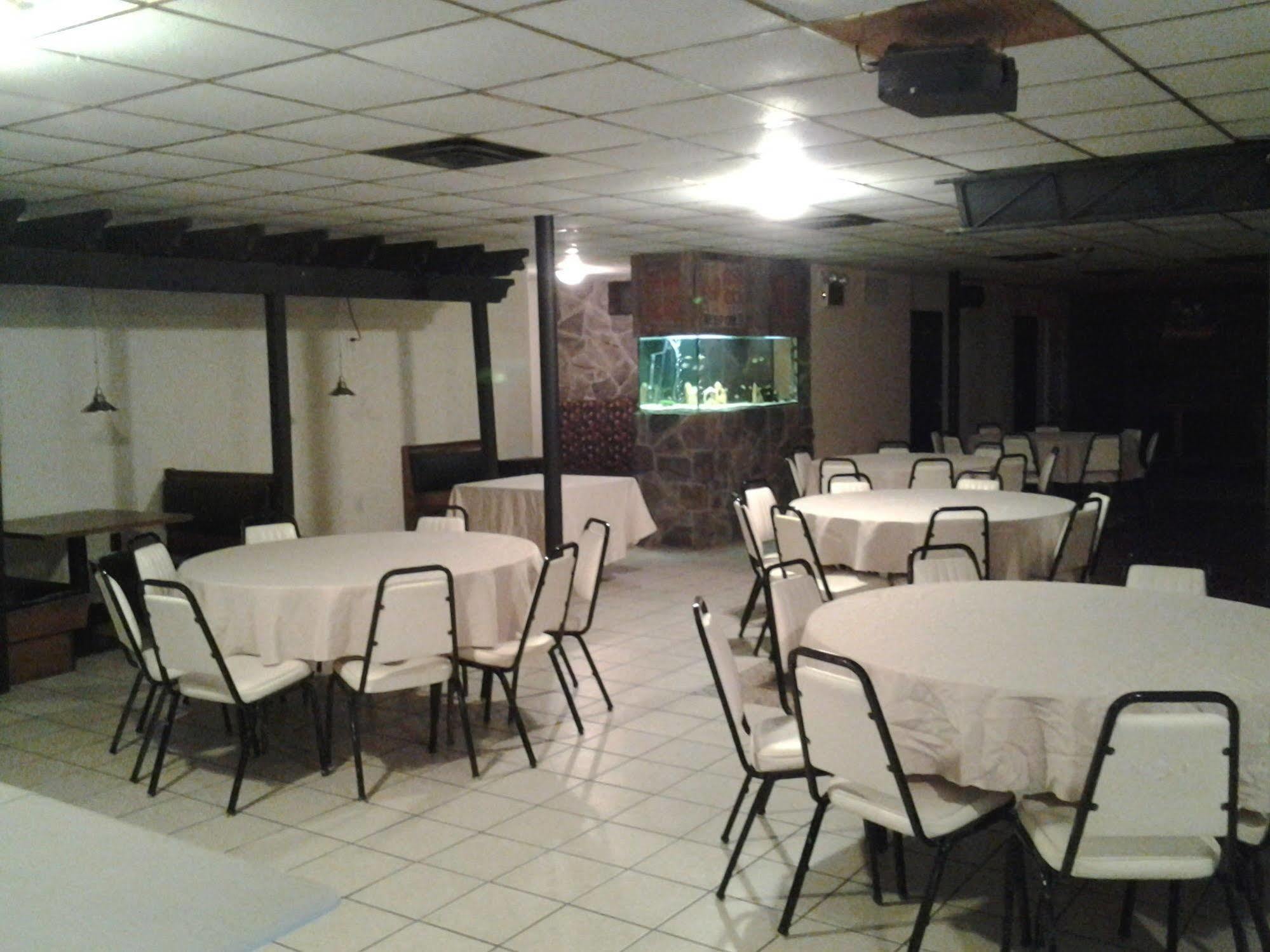 Hanover Hotel&Banquet Center Extérieur photo